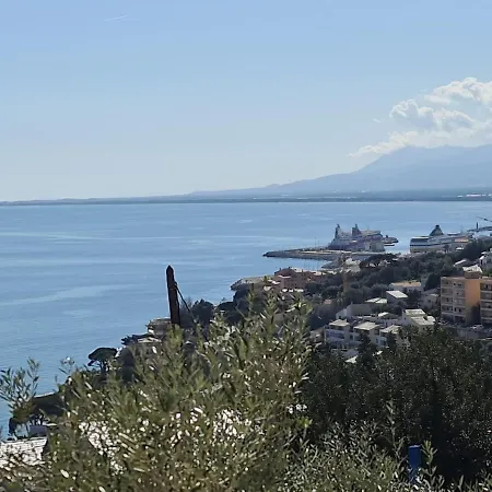 Апартаменты 6-person In Sea View With Jacuzzi *