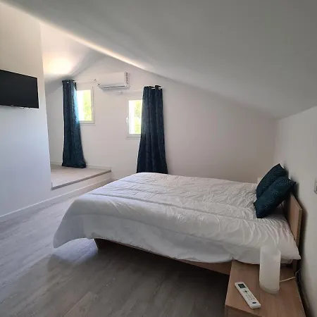 6-person In Sea View With Jacuzzi * San-Martino-di-Lota