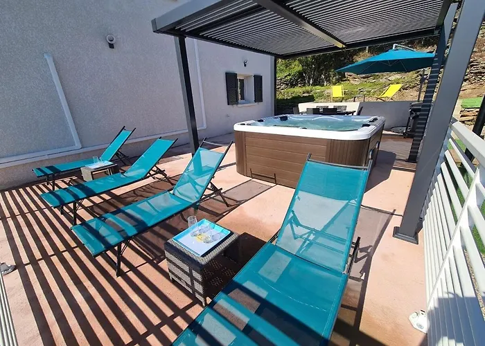 6-person In Sea View With Jacuzzi Apartment